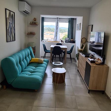 Appartement Vacances A Frejus Avec Piscine Extérieur photo