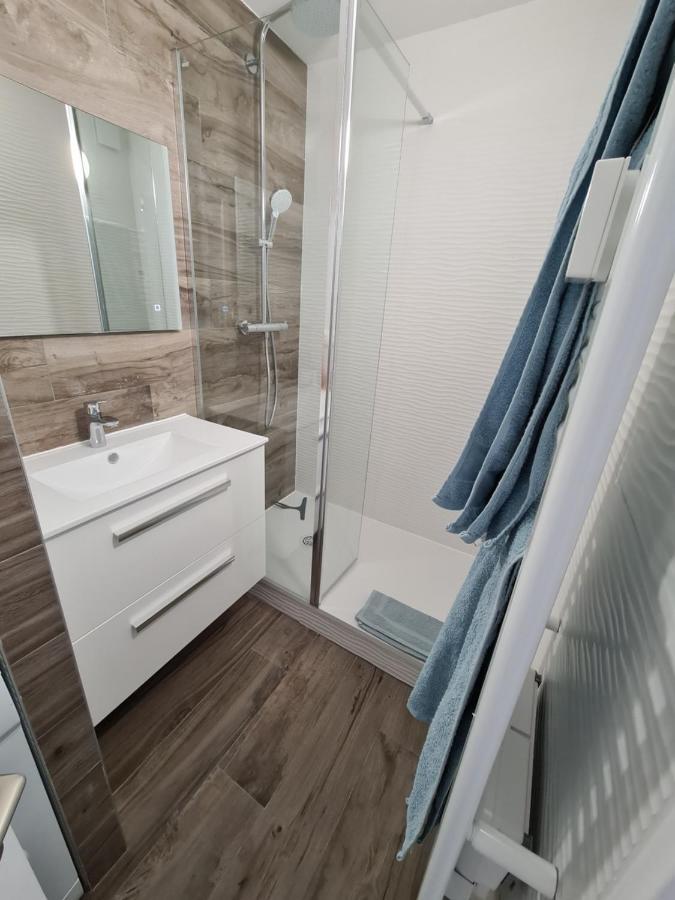 Appartement Vacances A Frejus Avec Piscine Extérieur photo